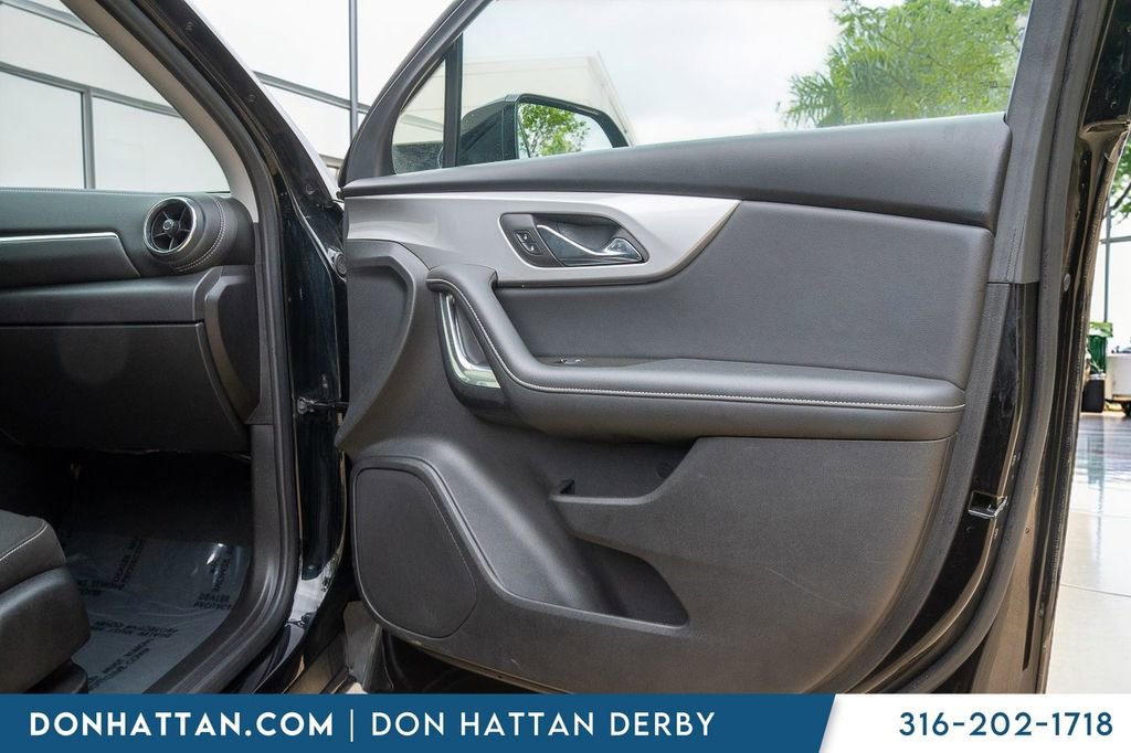 Used 2025 Chevrolet Blazer LT FWD image 25