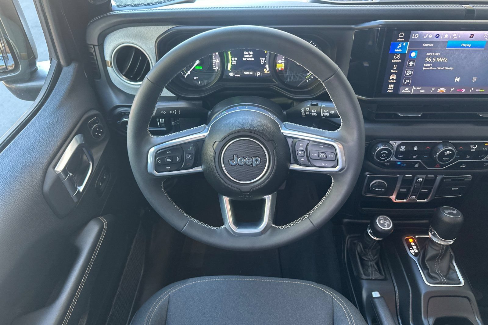 Used 2025 Jeep Wrangler Unlimited Sahara AWD/4WD image 14