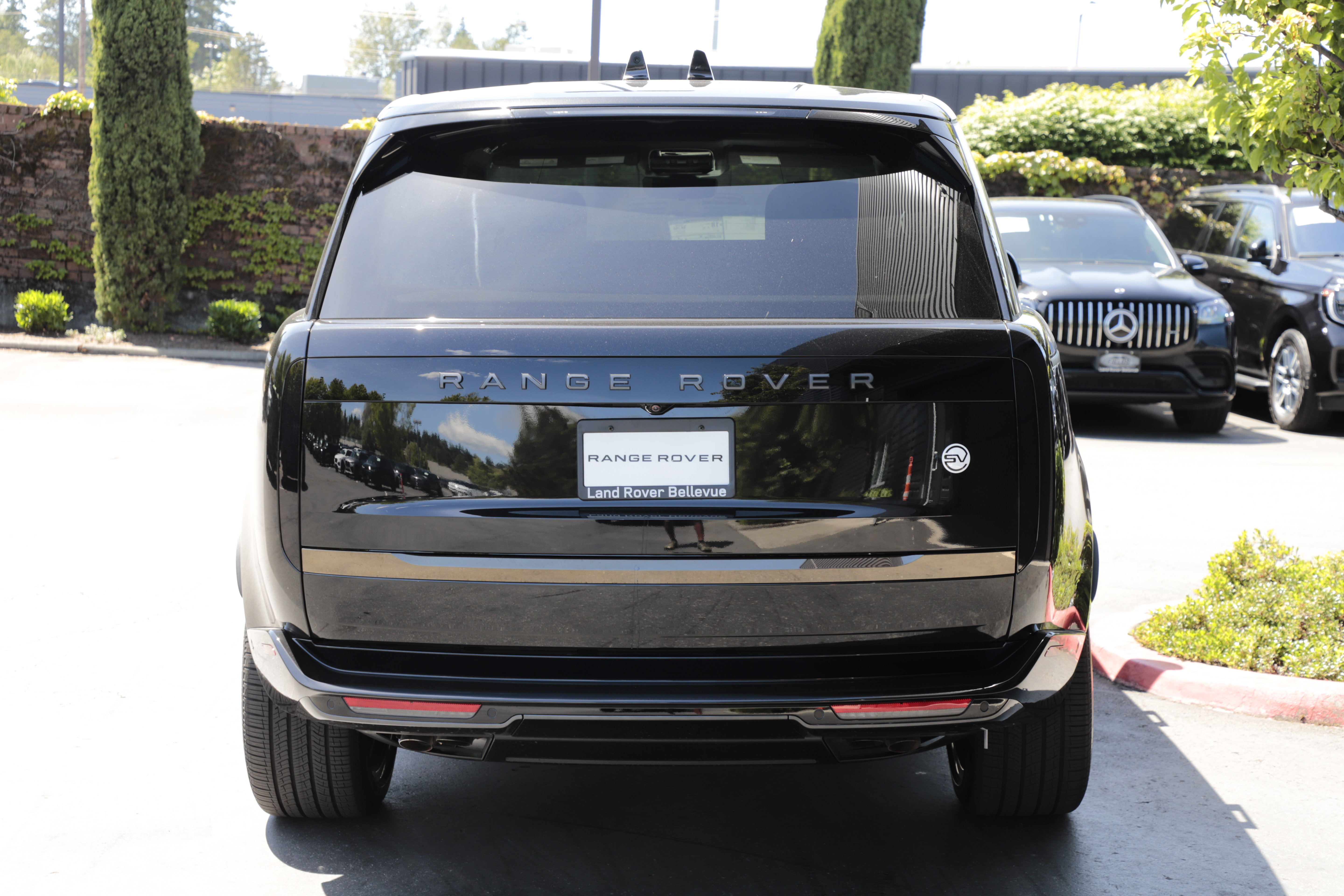 New 2026 Land Rover Range Rover SV AWD/4WD image 5