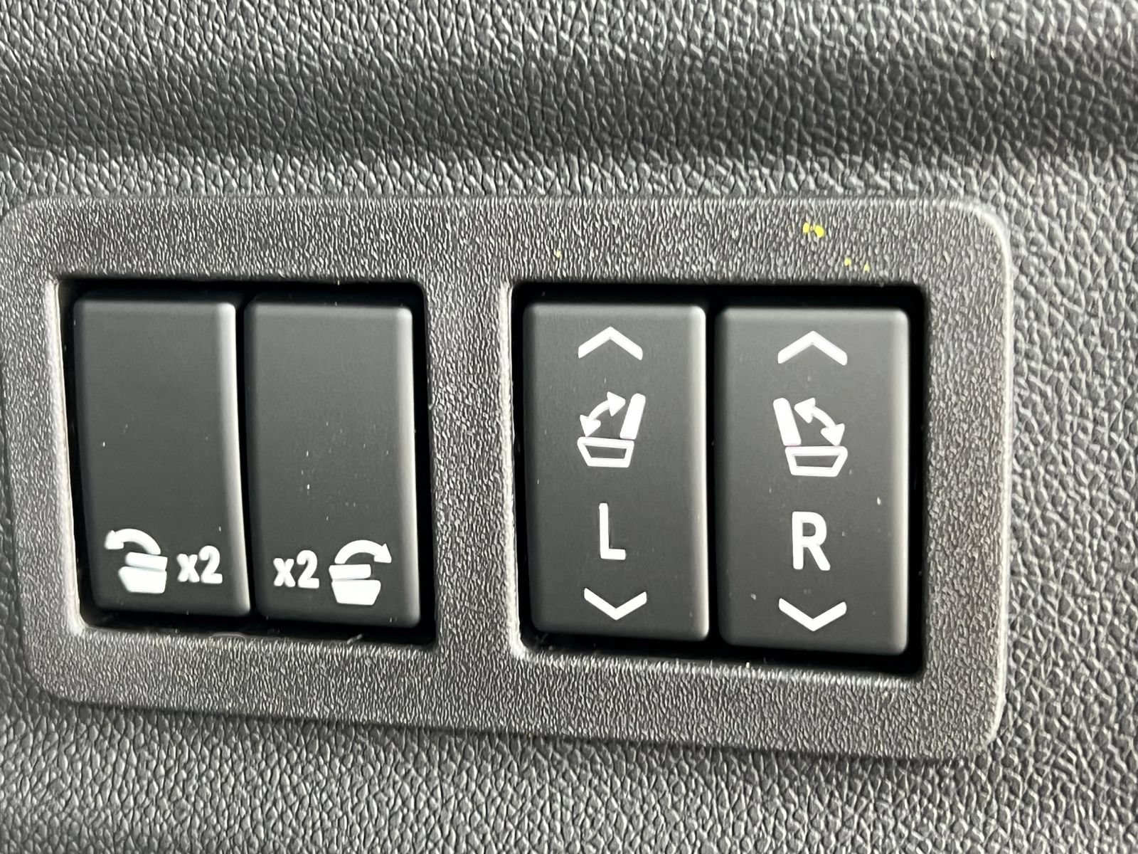 New 2026 GMC Yukon AT4 w/ AT4 Premium Plus Package AWD/4WD image 46