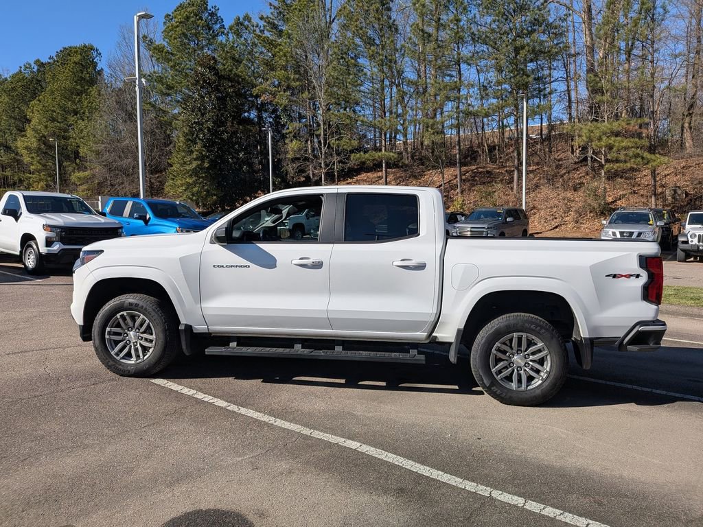 Used 2023 Chevrolet Colorado LT image 2