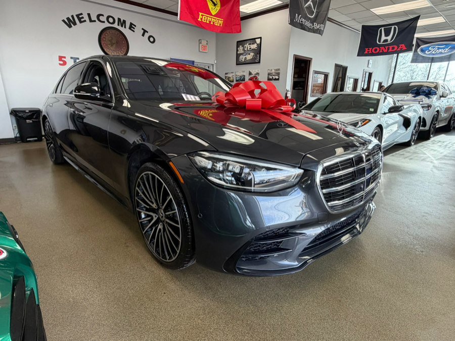 Used 2022 Mercedes-Benz S 580 4MATIC Sedan w/ AMG Line Package image 4