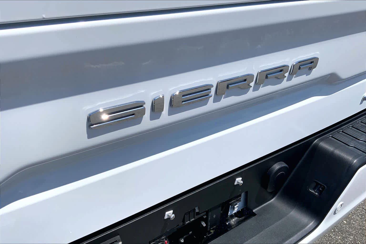 Used 2022 GMC Sierra 1500 AT4 w/ AT4 Premium Package AWD/4WD image 33