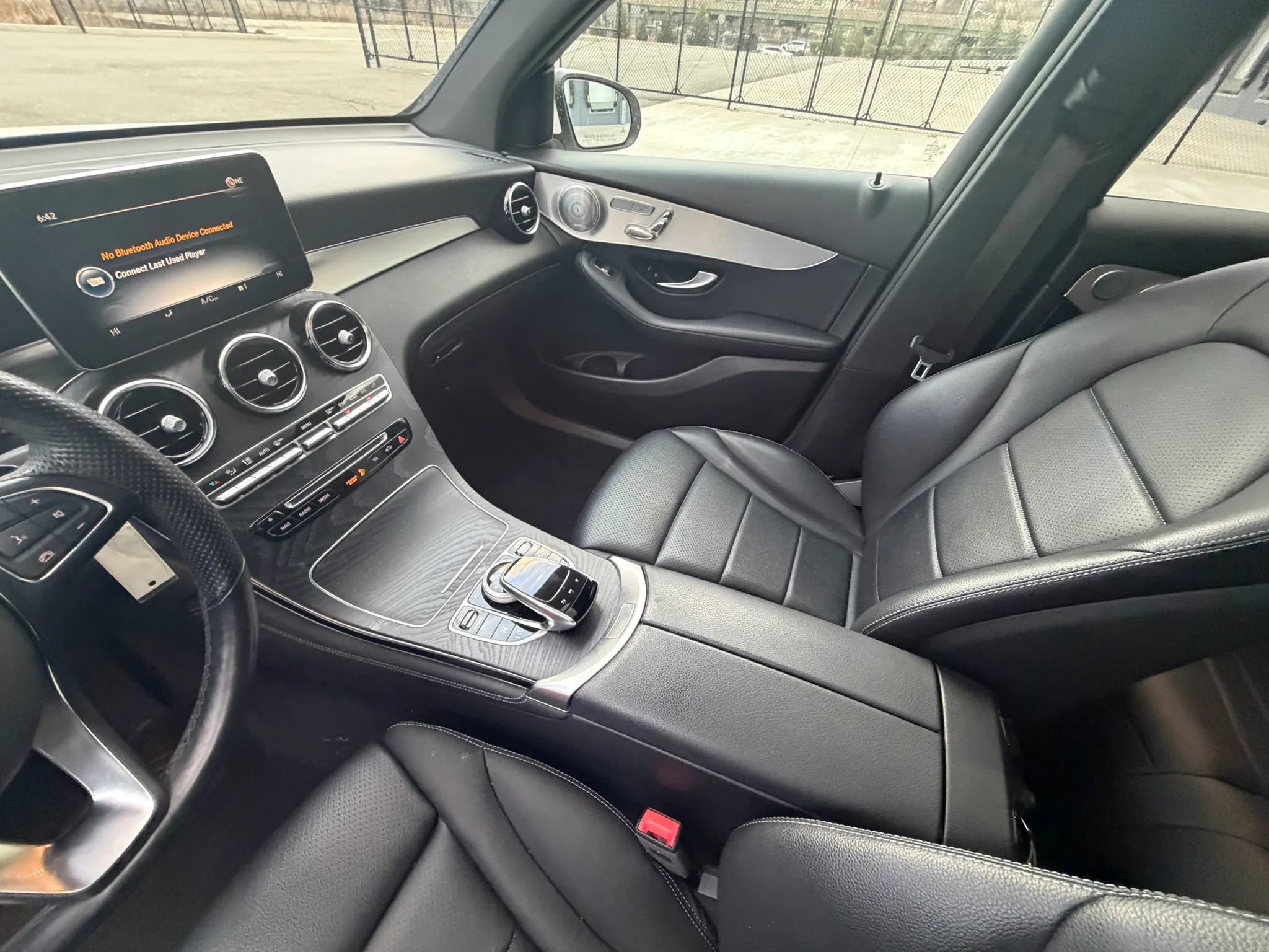 Used 2019 Mercedes-Benz GLC 300 4MATIC image 26