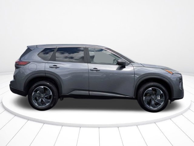 Used 2025 Nissan Rogue SV AWD/4WD image 2