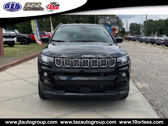 Used 2025 Jeep Compass Limited AWD/4WD image 2