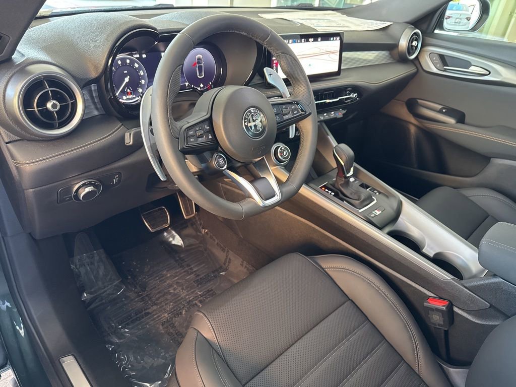 New 2026 Alfa Romeo Tonale Veloce w/ Quick Order Package 23H Volce image 12