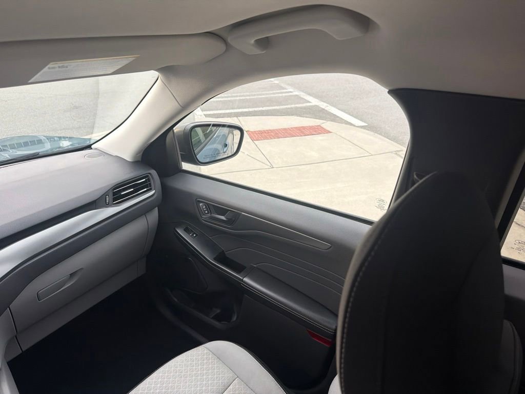 Certified 2024 Ford Escape Active FWD image 17