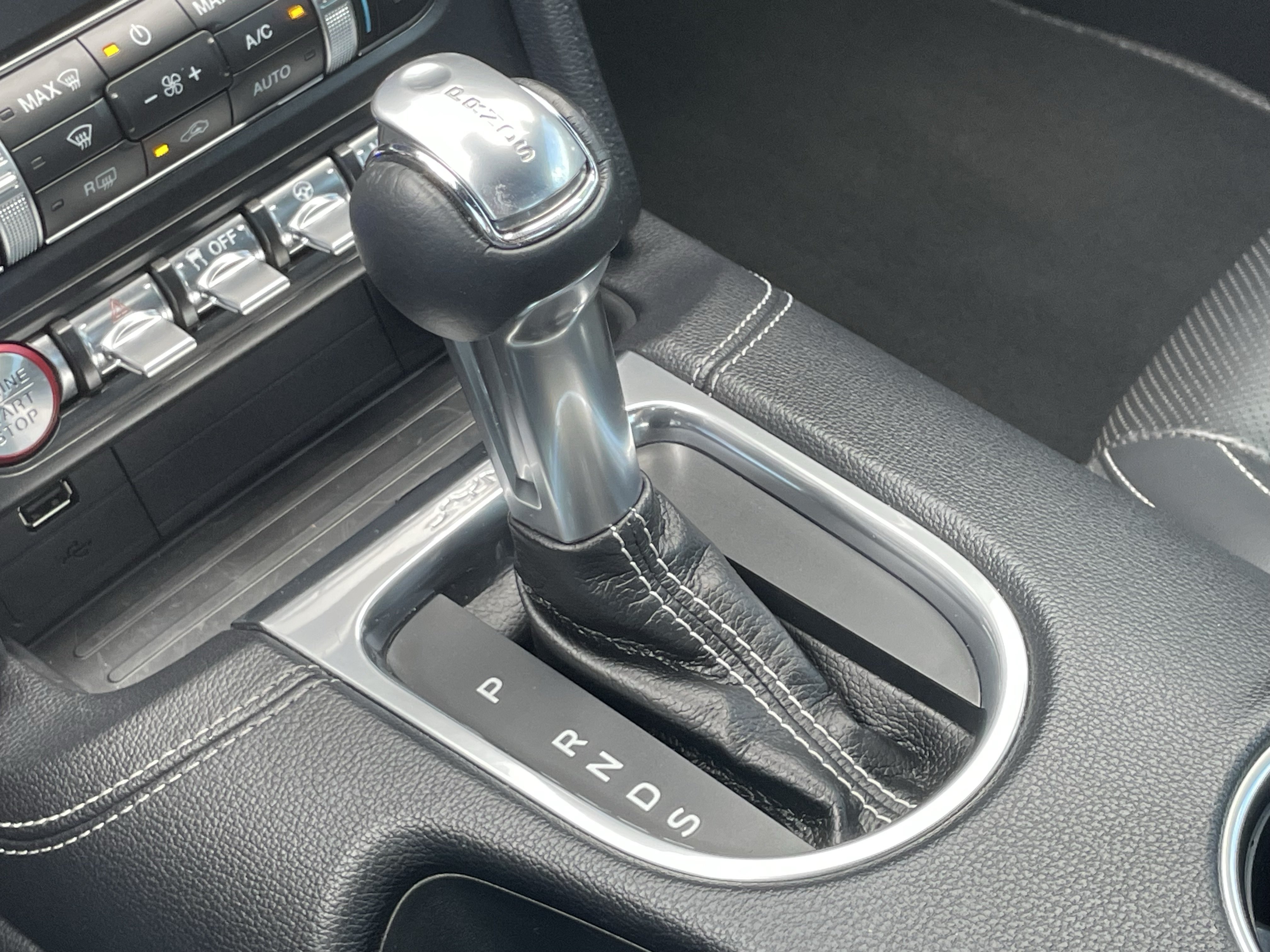Used 2019 Ford Mustang GT Premium w/ Equipment Group 401A RWD image 24