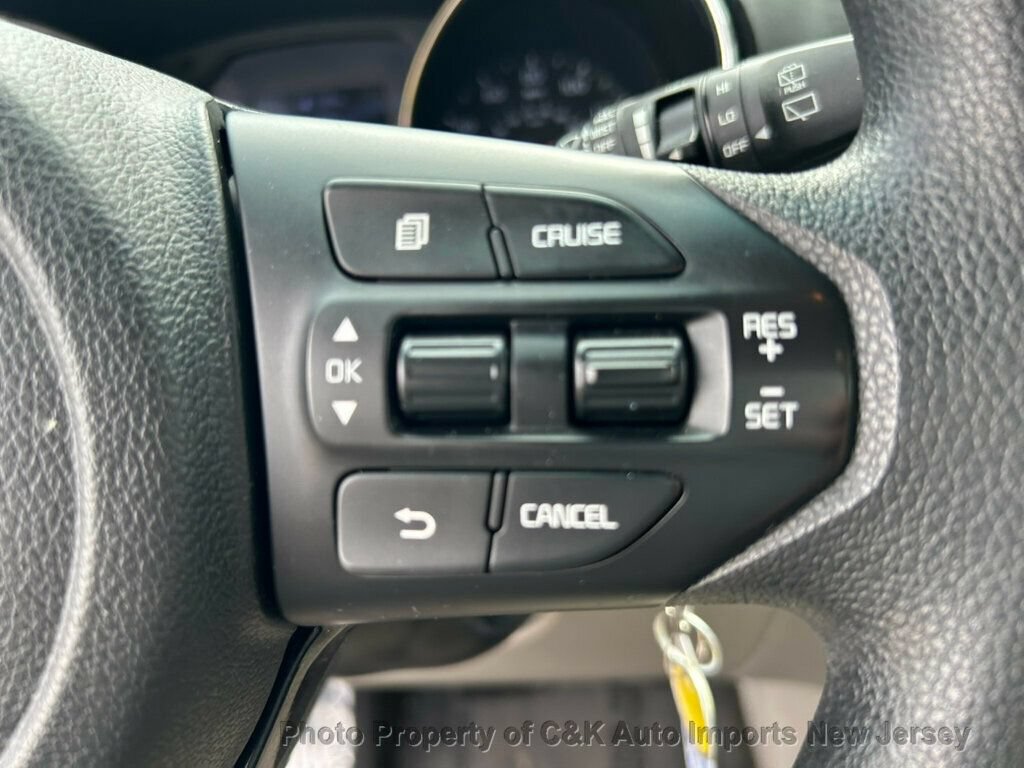 Used 2019 Kia Sedona L FWD image 45