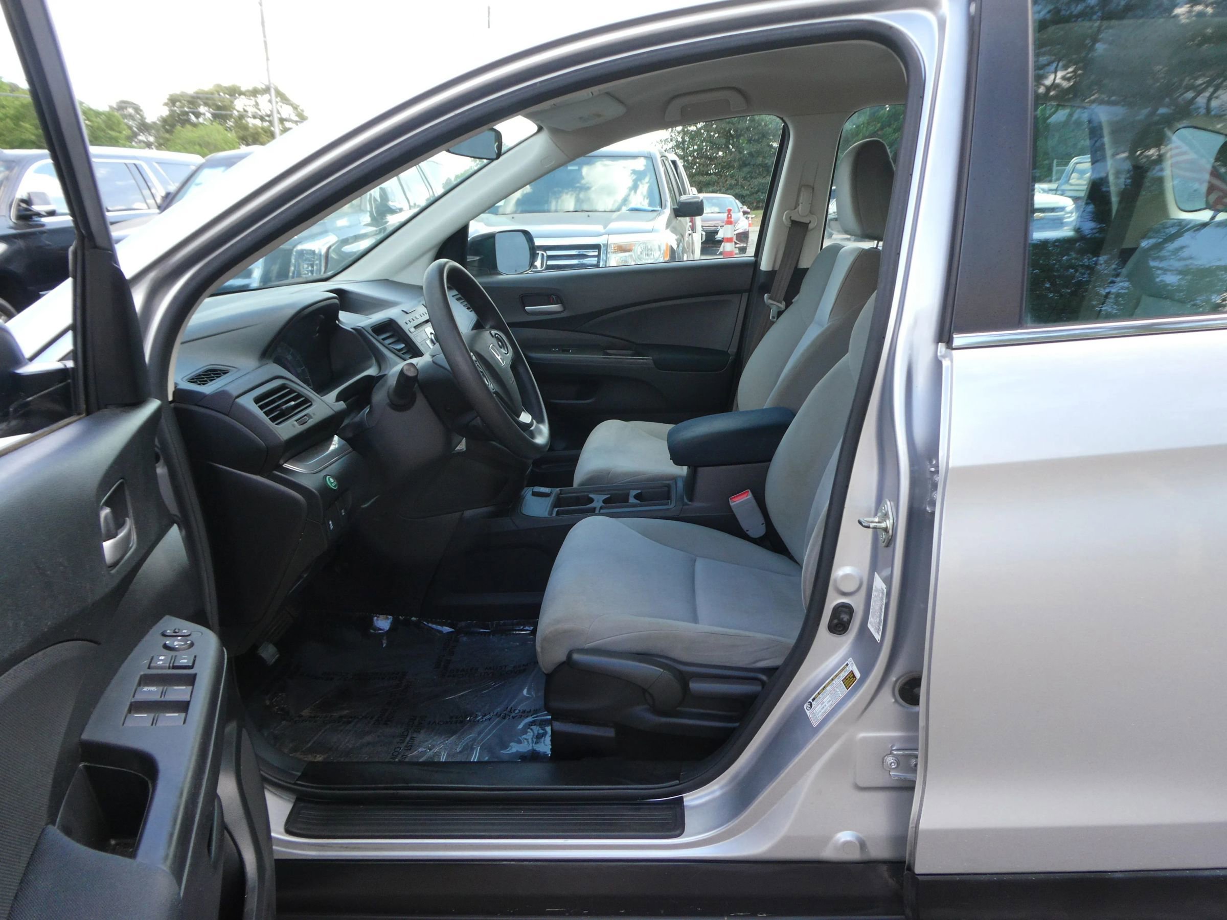 Used 2015 Honda CR-V LX image 12