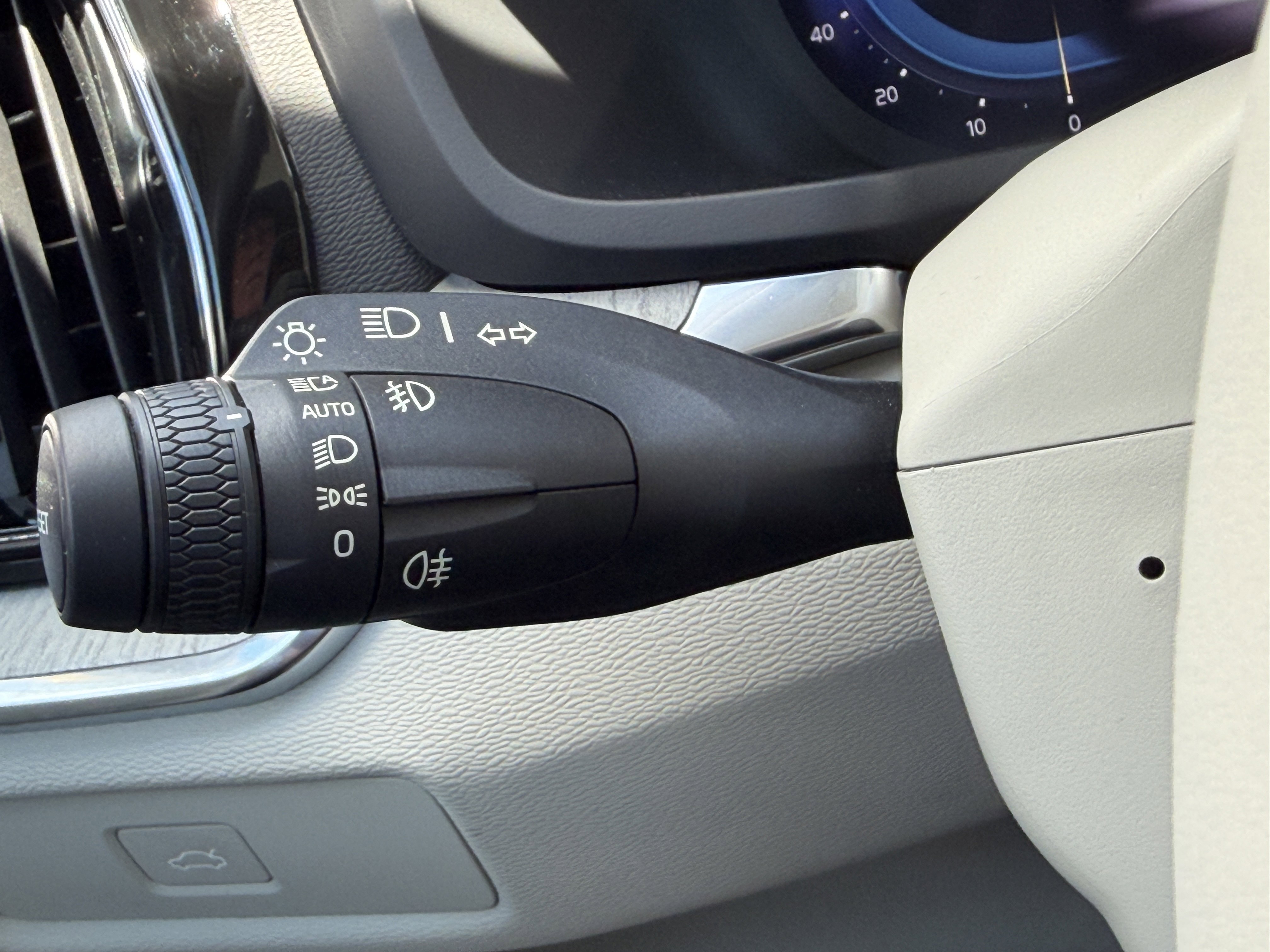 Certified 2024 Volvo S60 B5 Plus image 26