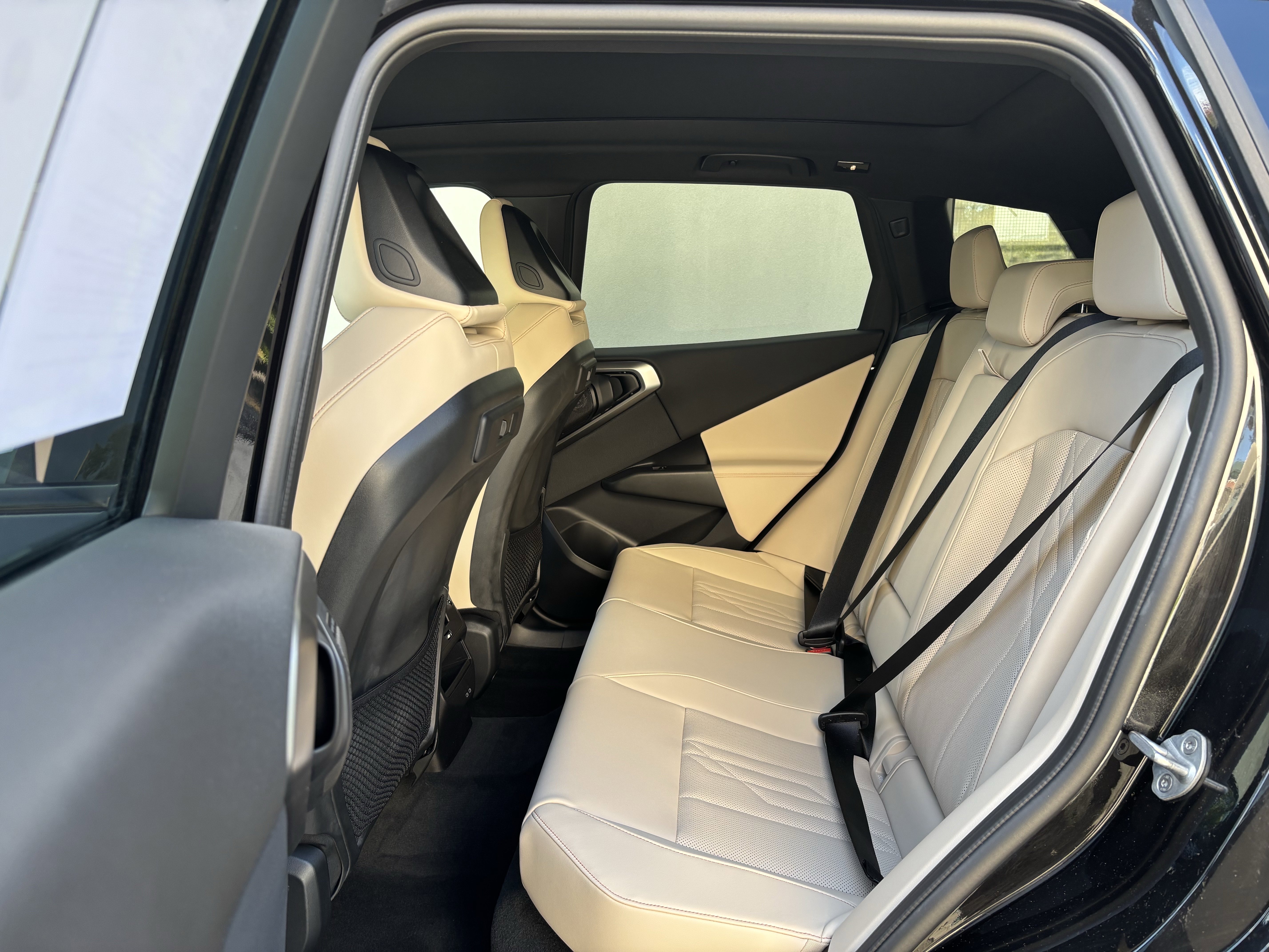 Used 2025 BMW X3 M50 w/ Premium Package image 18