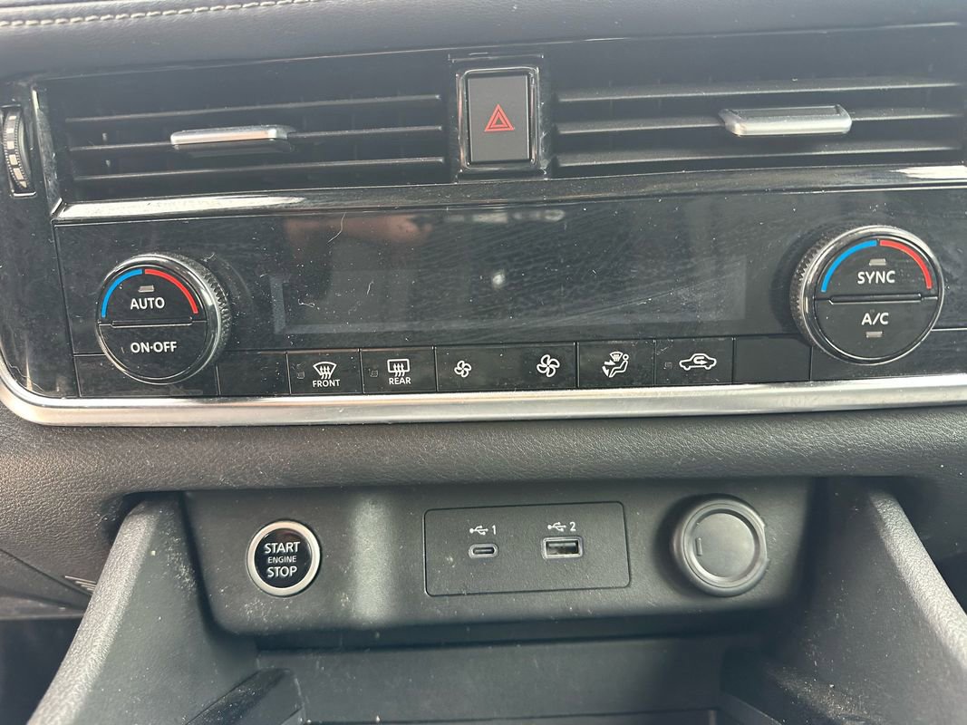 Used 2022 Nissan Rogue SV image 40