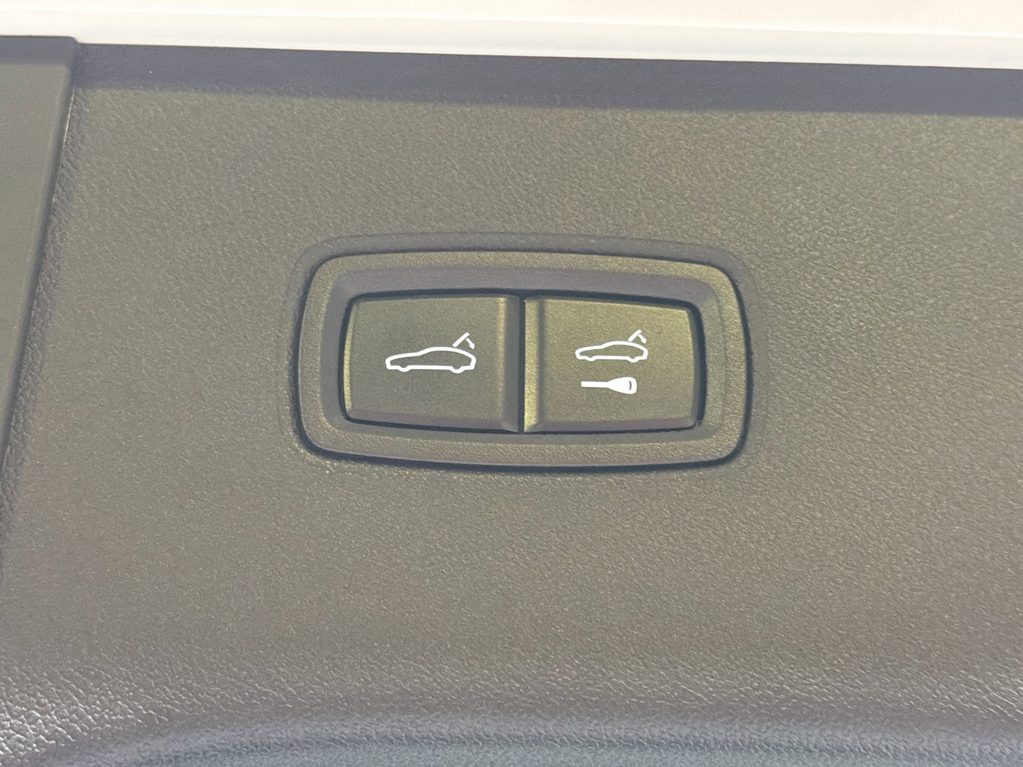 Used 2025 Porsche Cayenne image 14