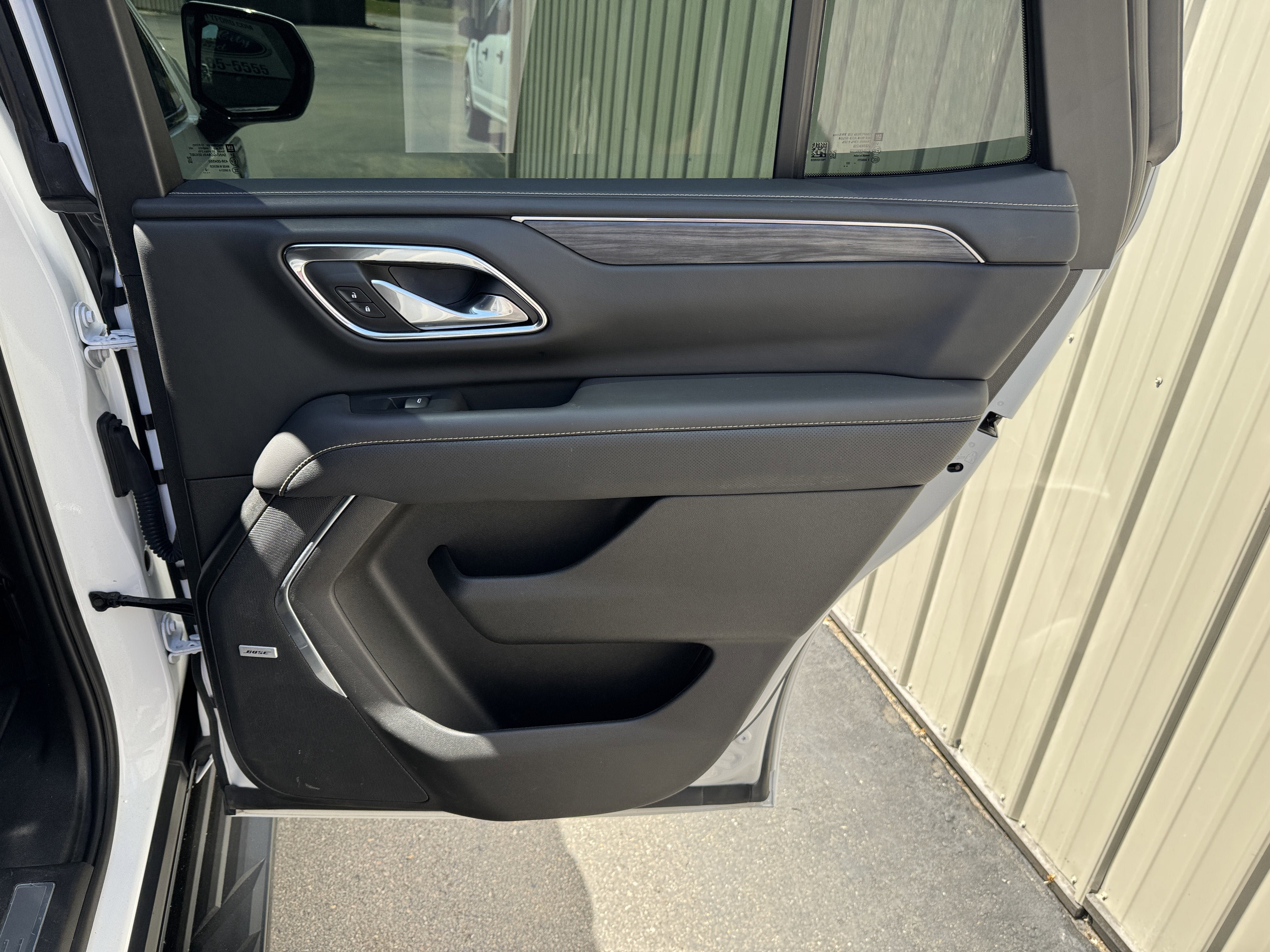 Used 2023 GMC Yukon SLT AWD/4WD image 32