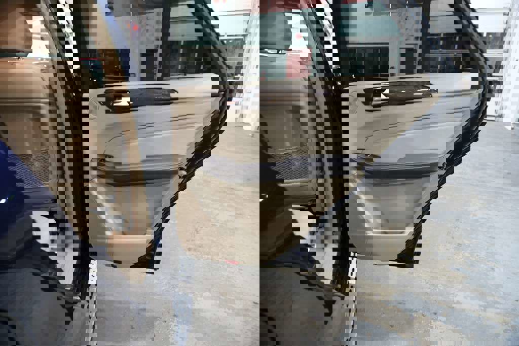 Used 2013 Mercedes-Benz ML 350 4MATIC image 26