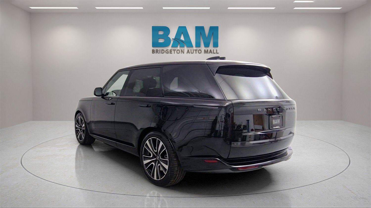 Used 2025 Land Rover Range Rover SE image 5