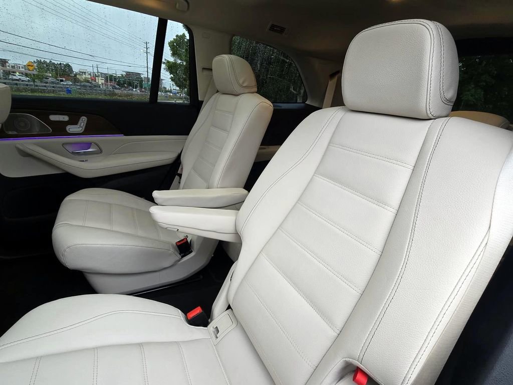 Used 2024 Mercedes-Benz GLS 580 4MATIC w/ Warmth & Comfort Package image 32