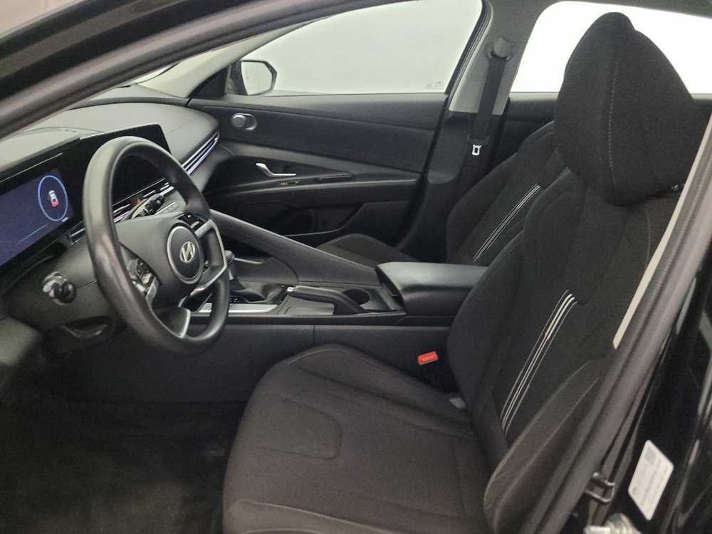Used 2024 Hyundai Elantra SEL FWD image 17