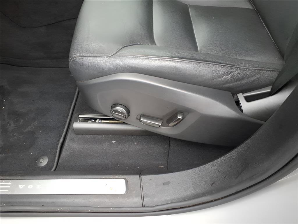 Used 2024 Volvo XC90 B5 Core w/ Protection Package Premier image 12