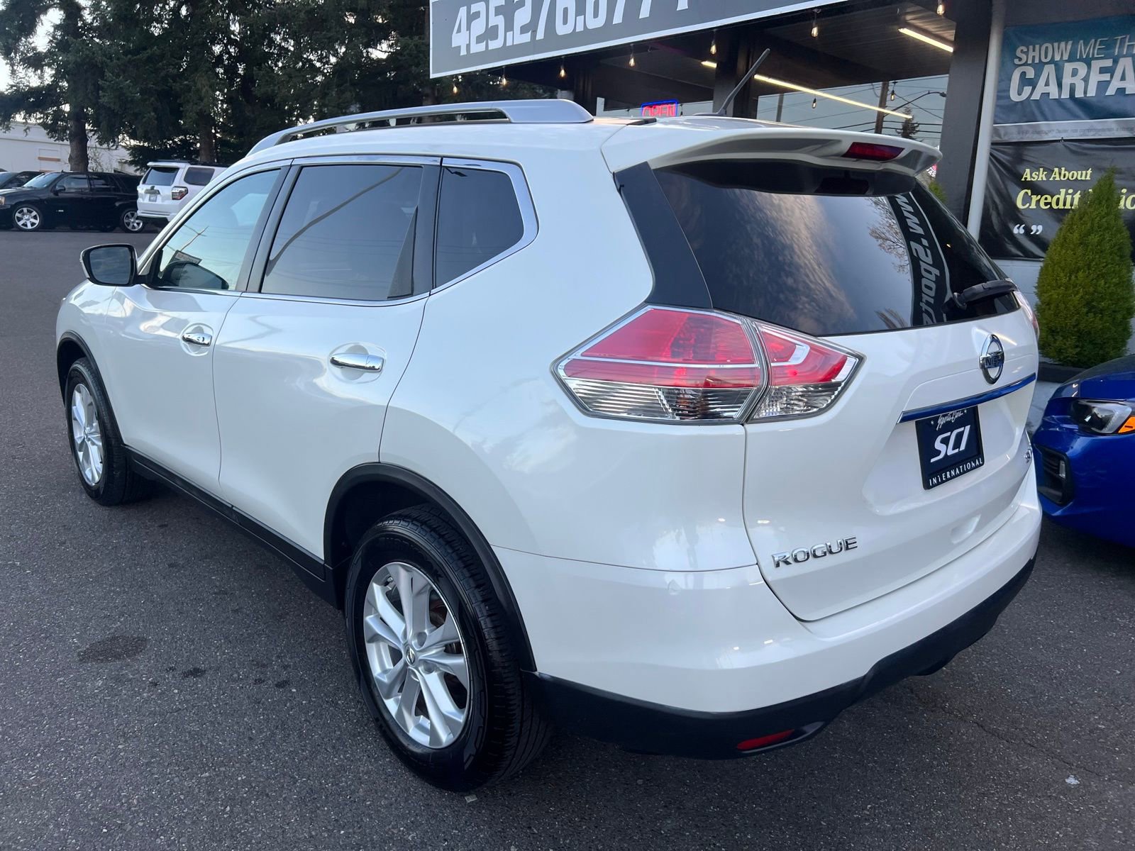 Used 2015 Nissan Rogue SV w/ SV Moonroof Package image 7