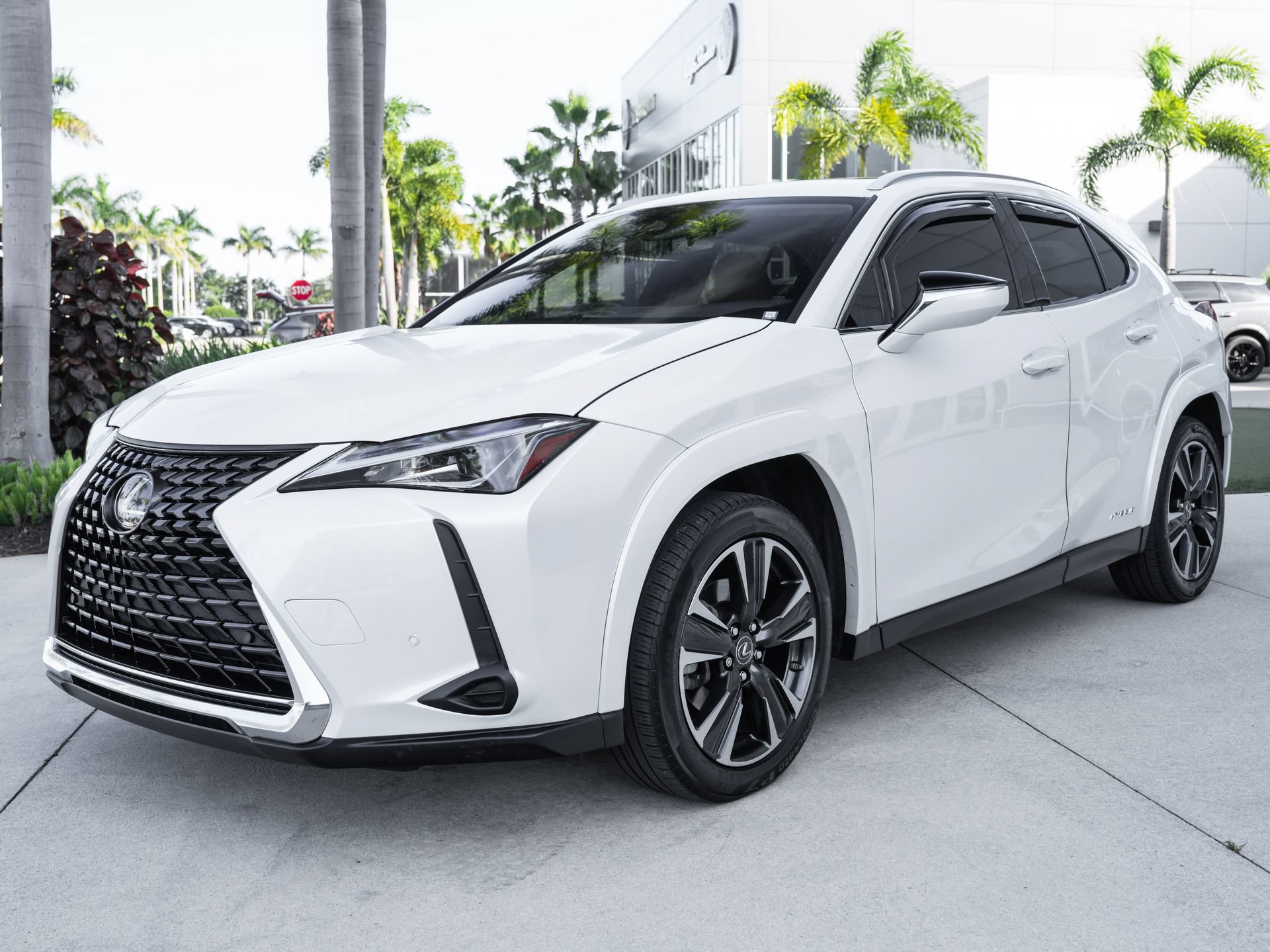 Used 2022 Lexus UX 250h w/ Premium Package AWD/4WD image 6