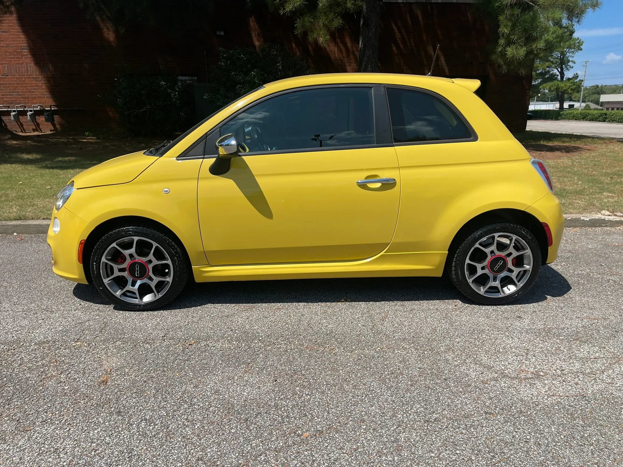 Used 2012 FIAT 500 Sport FWD image 2