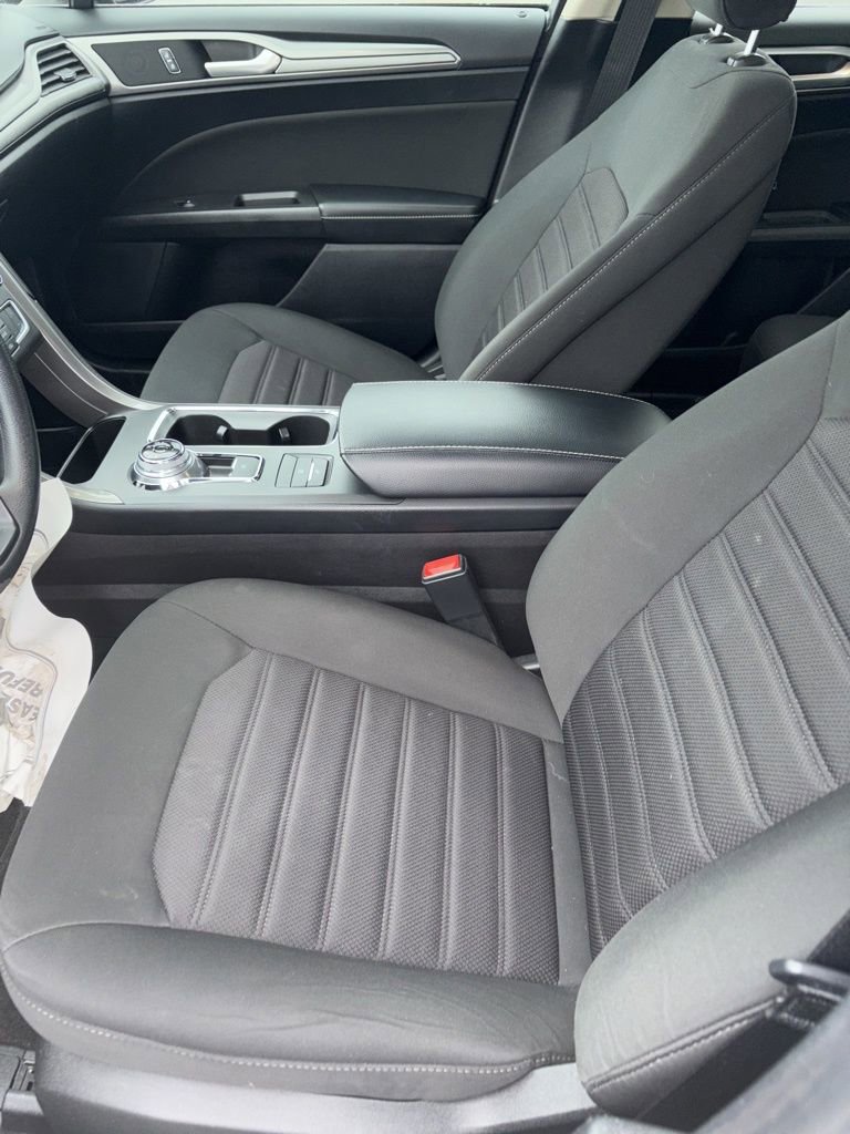 Used 2019 Ford Fusion SE image 22