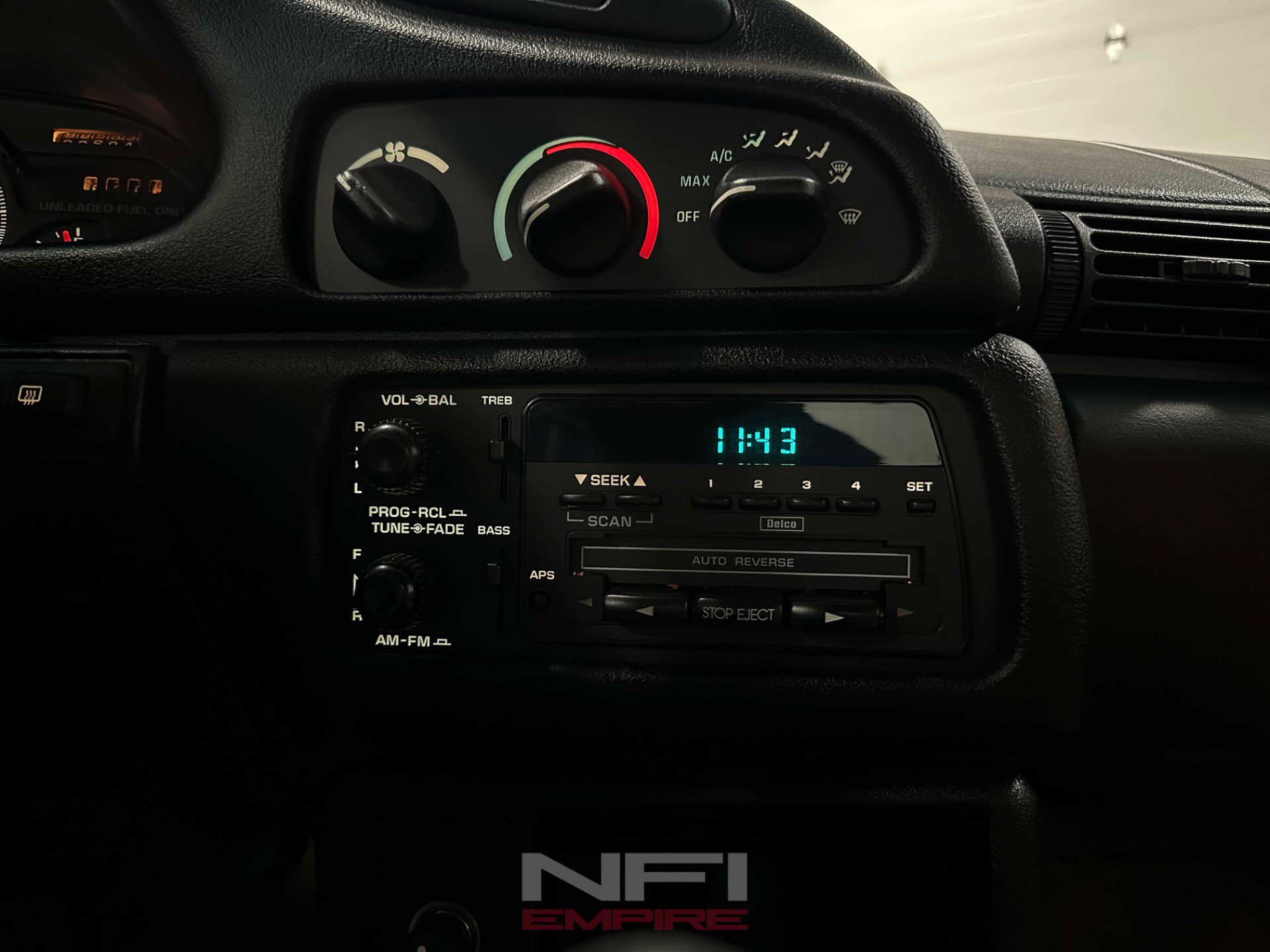 Used 1995 Chevrolet Camaro Z28 RWD image 27