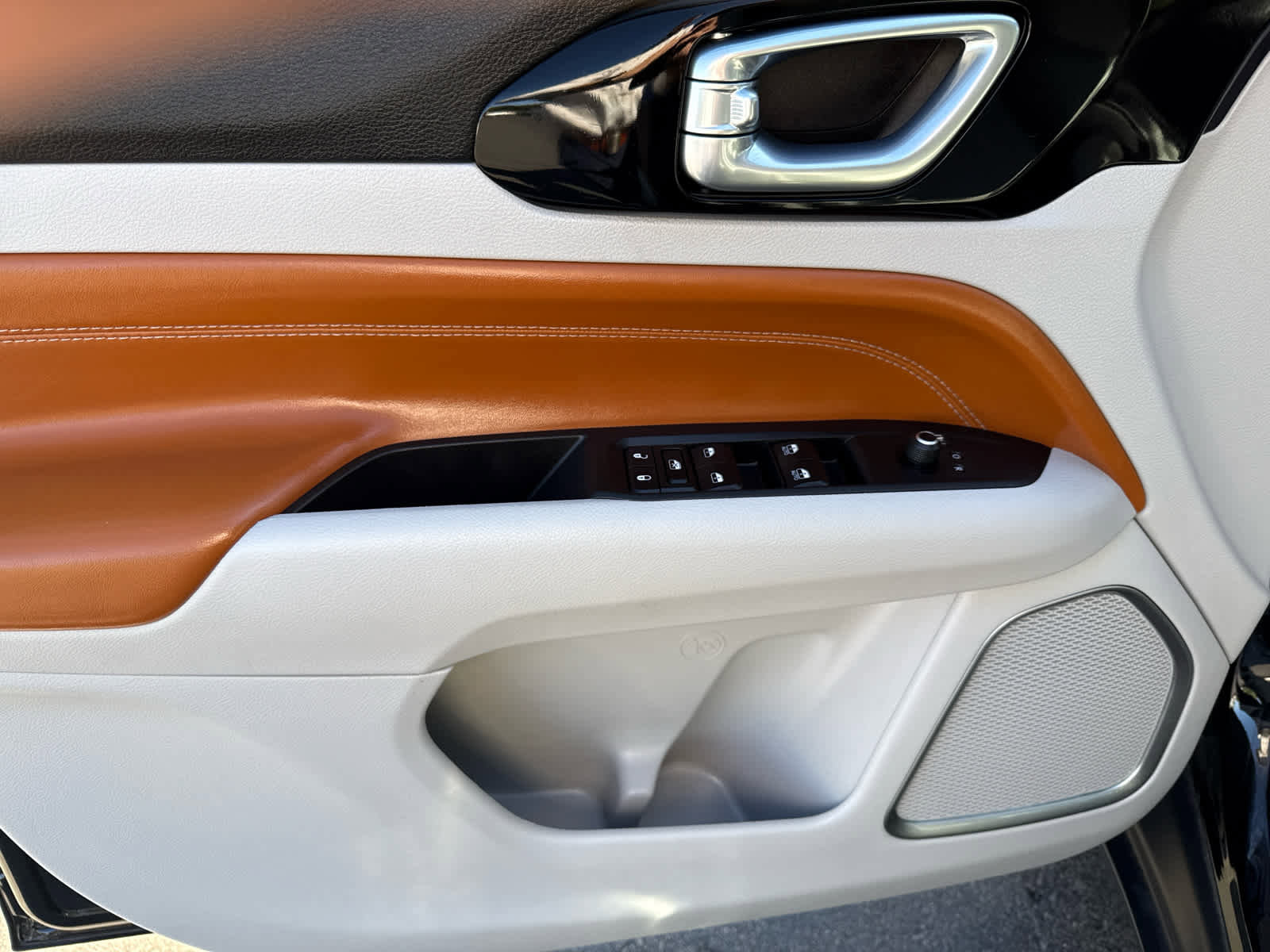 Used 2022 Jeep Compass Limited image 10