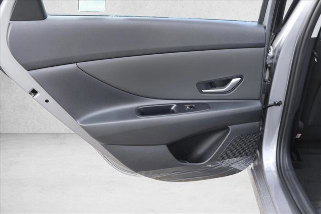 New 2025 Hyundai Elantra SEL image 23