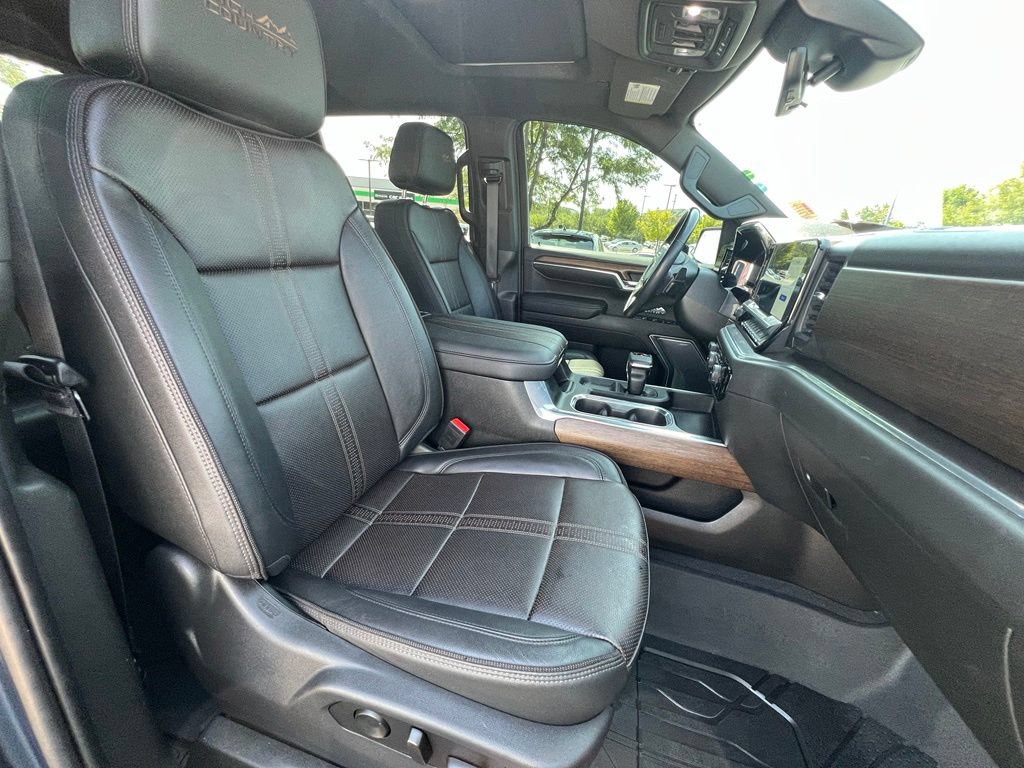 Used 2023 Chevrolet Silverado 1500 High Country w/ High Country Premium Package AWD/4WD image 30