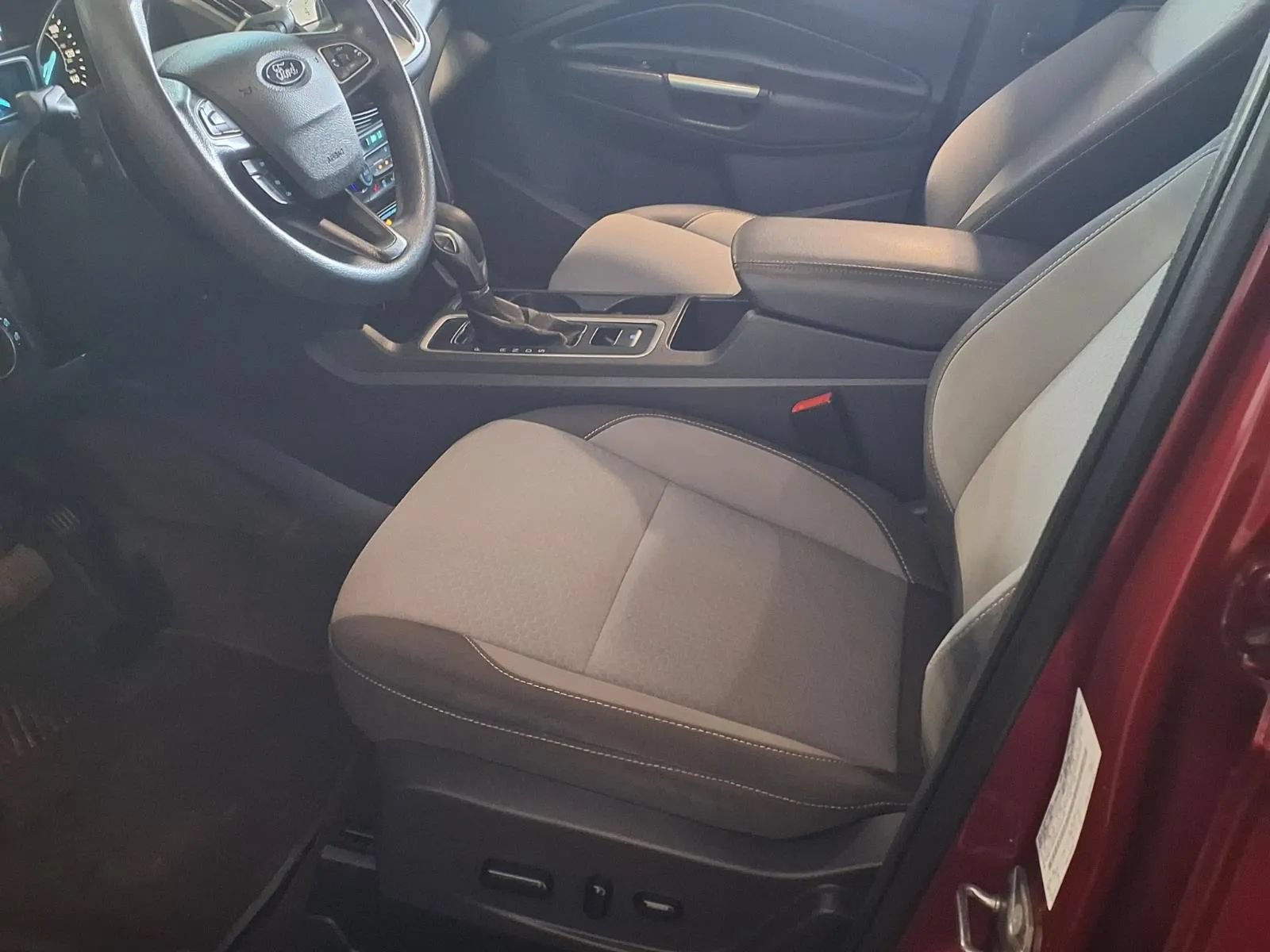 Used 2019 Ford Escape SE AWD/4WD image 14