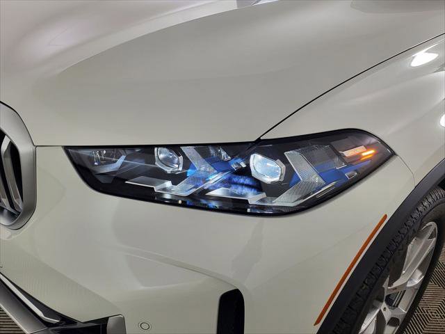 Used 2025 BMW X5 xDrive40i w/ Parking Assistance Package AWD/4WD image 16