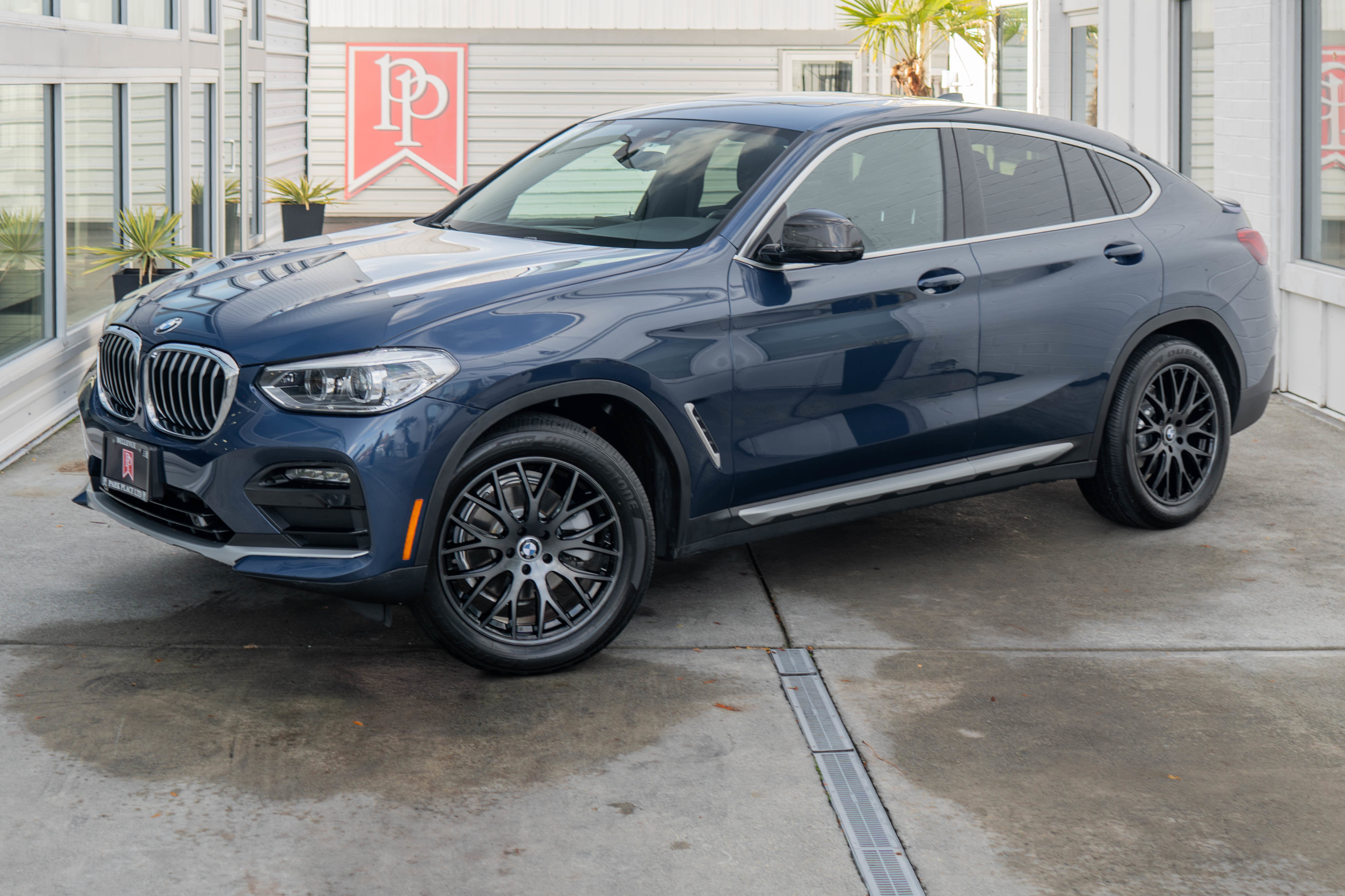 Used 2020 BMW X4 xDrive30i w/ Convenience Package image 2