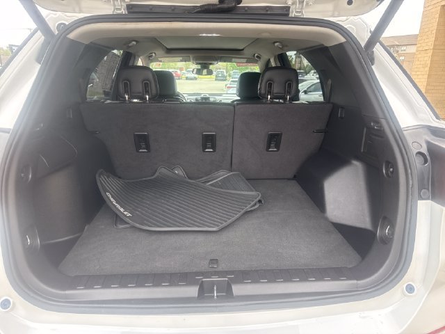 Used 2018 Chevrolet Equinox Premier FWD image 18