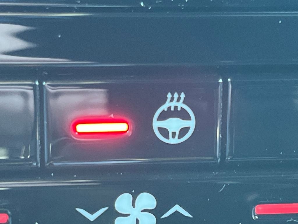 New 2025 Jeep Grand Cherokee Altitude image 17