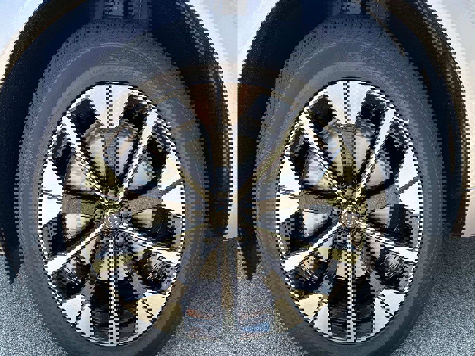 New 2026 Volvo XC60 B5 Plus w/ Climate Package image 11