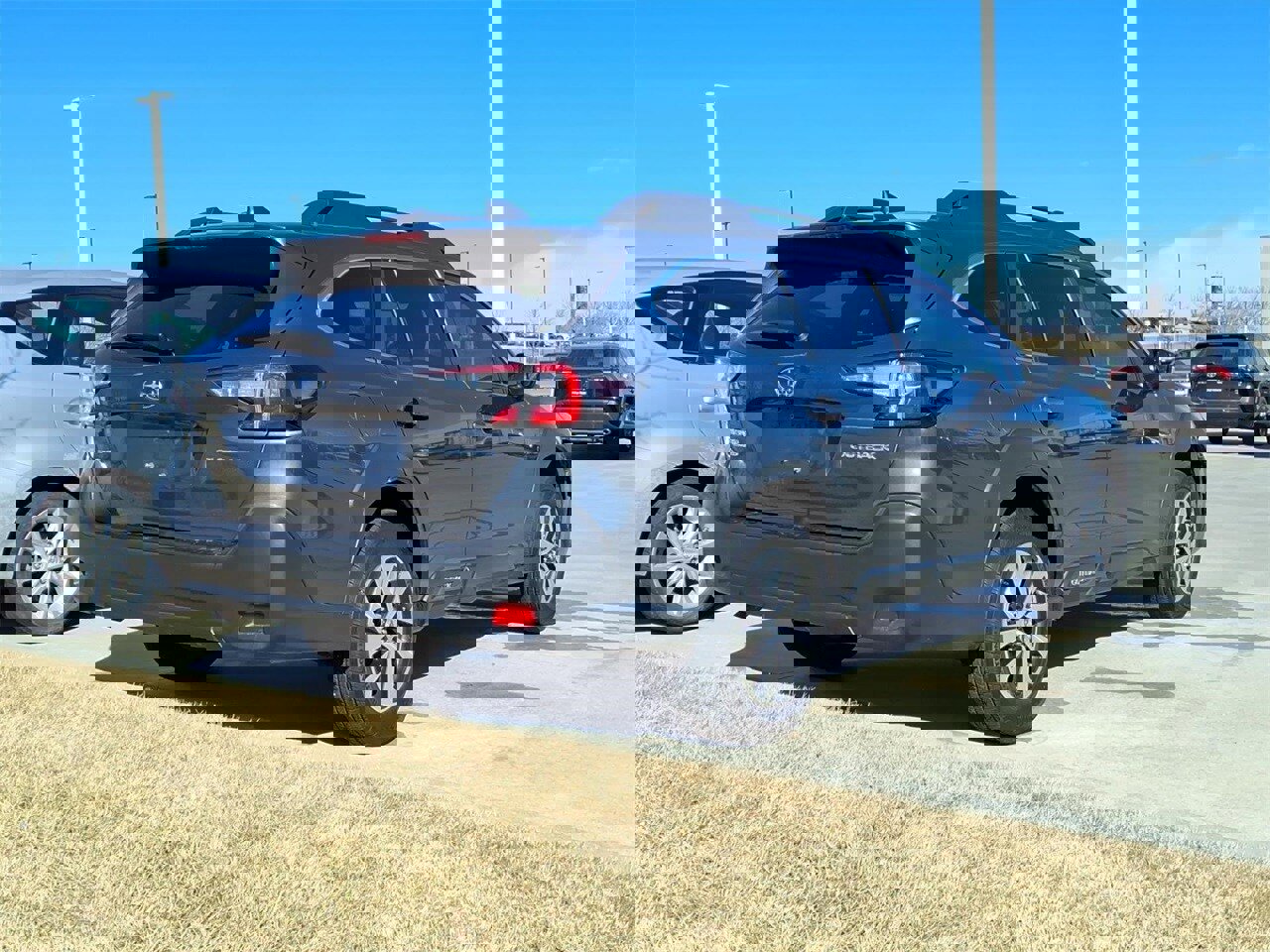 Used 2024 Subaru Outback Premium image 5