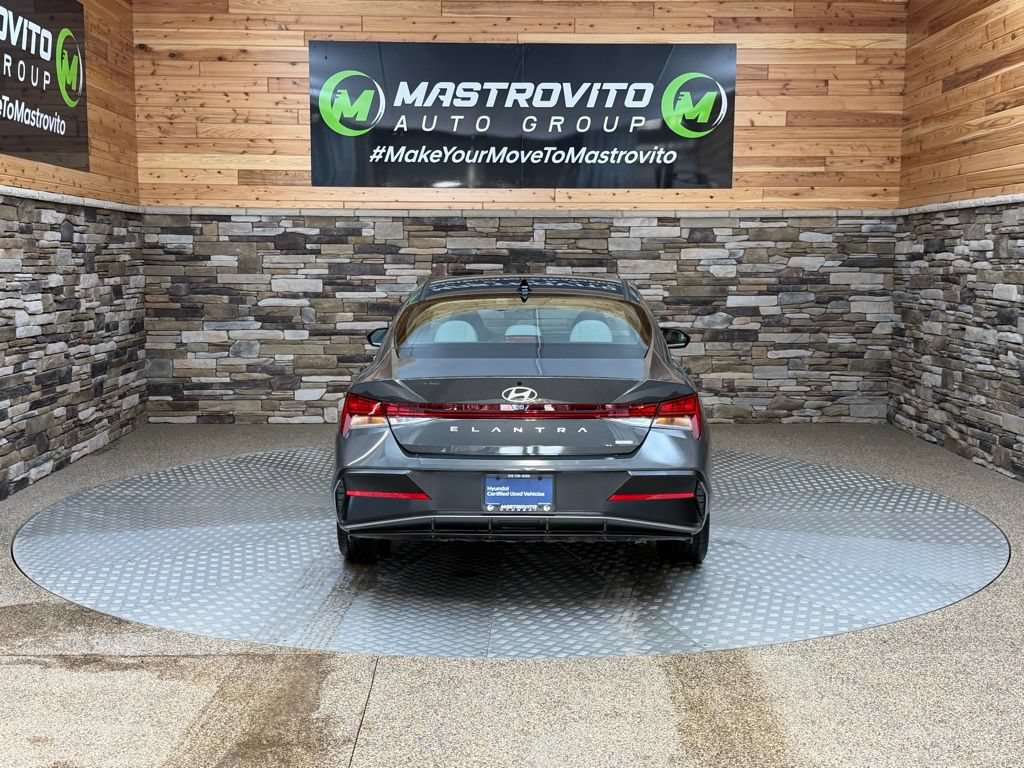 Used 2025 Hyundai Elantra Limited FWD image 8