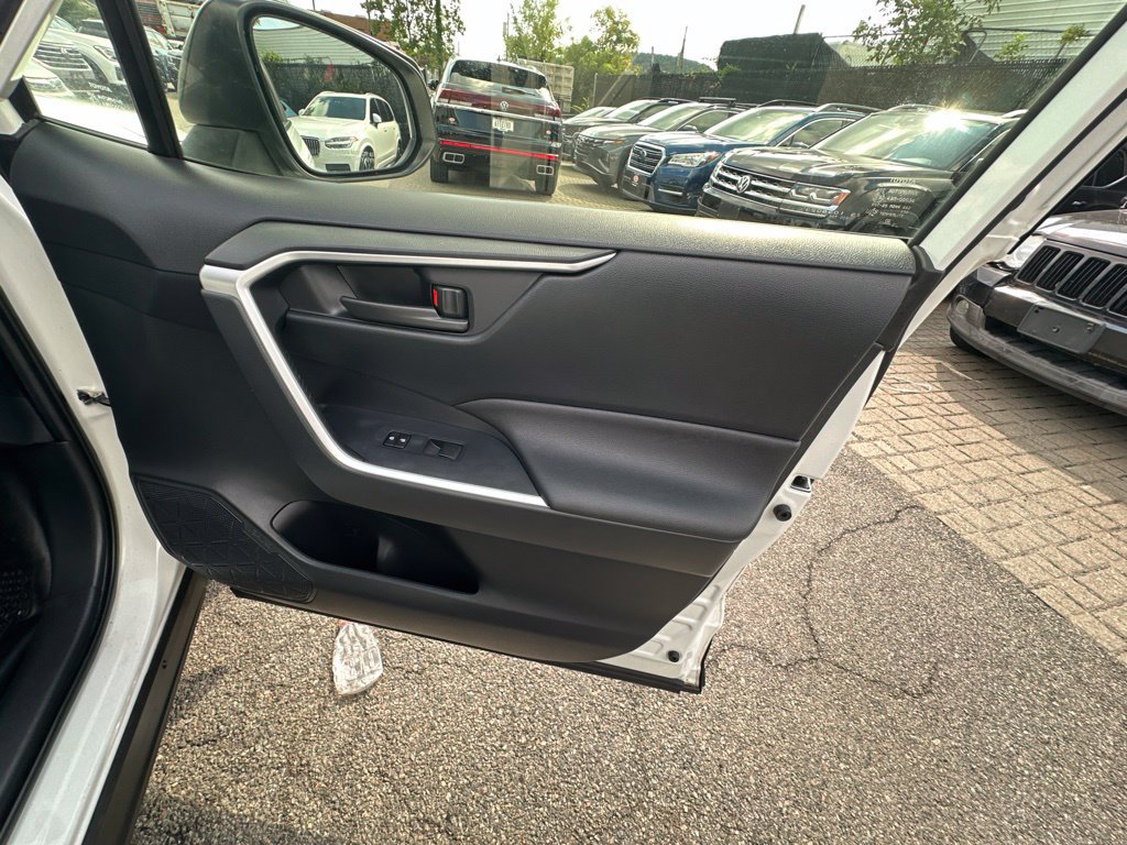 Used 2019 Toyota RAV4 LE w/ All Weather Liner Package AWD/4WD image 32