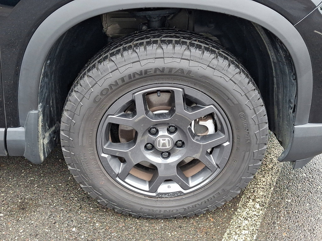 Used 2025 Honda Pilot TrailSport image 9