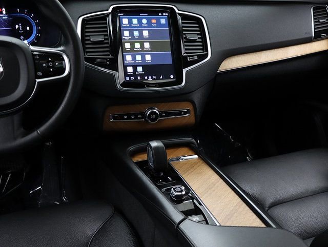 Used 2024 Volvo XC90 B5 Plus image 16