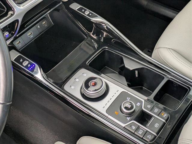 Used 2022 Kia Sorento SX Prestige w/ Panoramic Sunroof Package image 11
