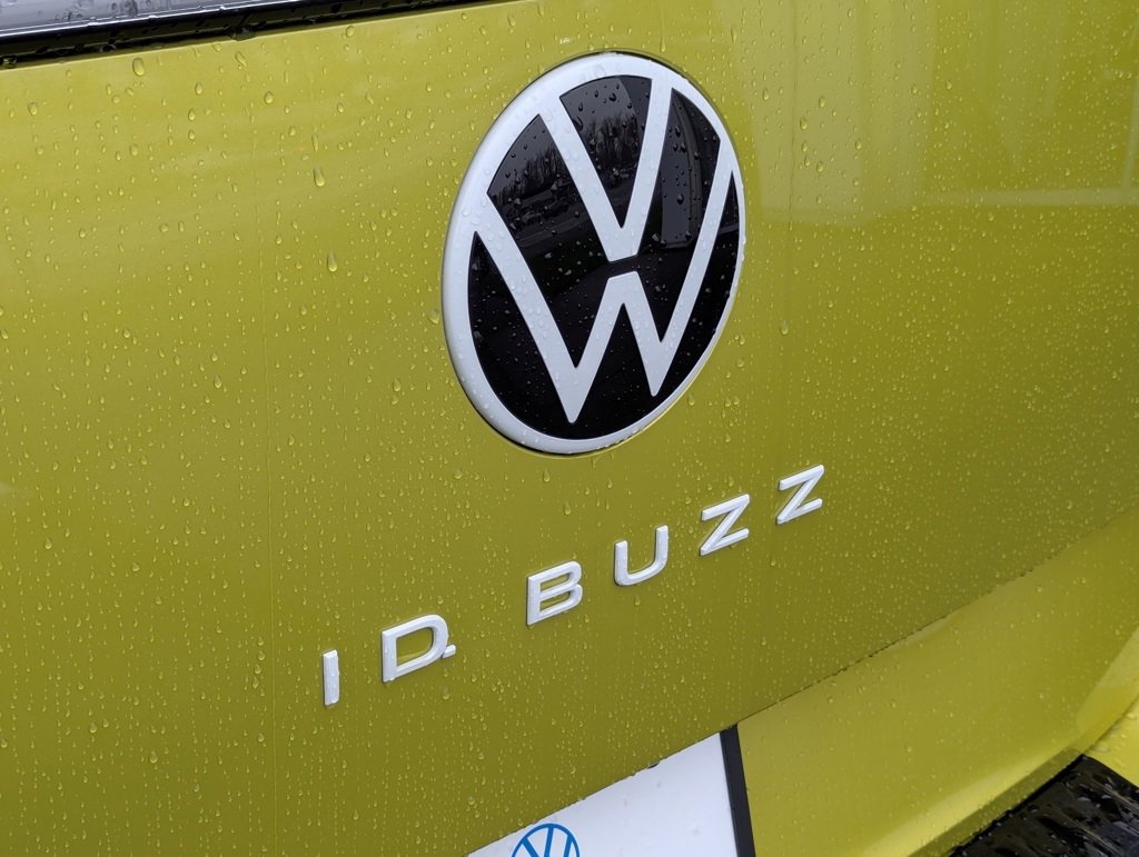 New 2025 Volkswagen ID. Buzz Pro S Plus image 35
