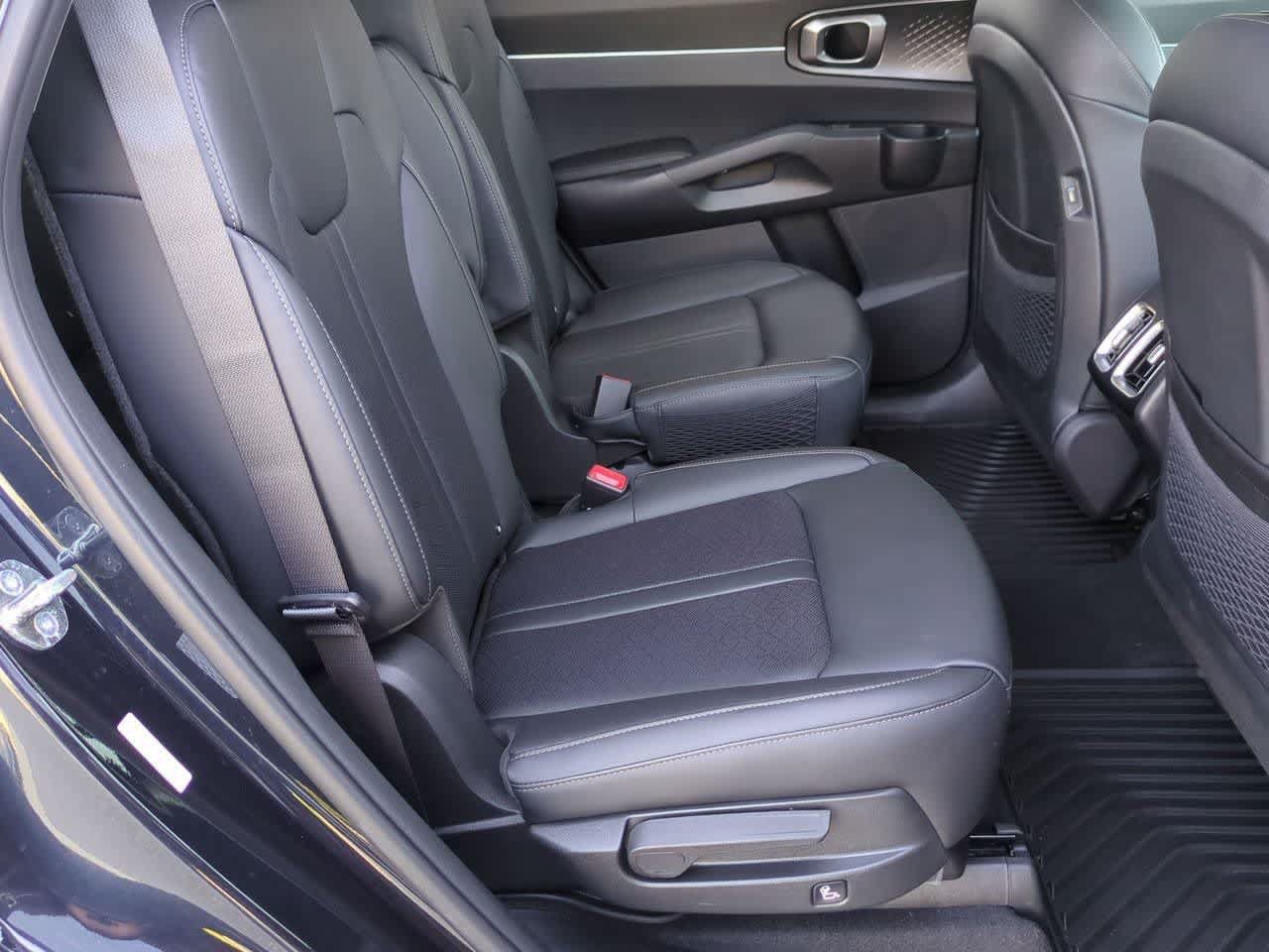 Used 2023 Kia Sorento EX AWD/4WD image 19