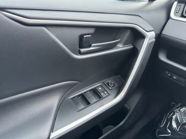 Certified 2019 Toyota RAV4 LE image 29