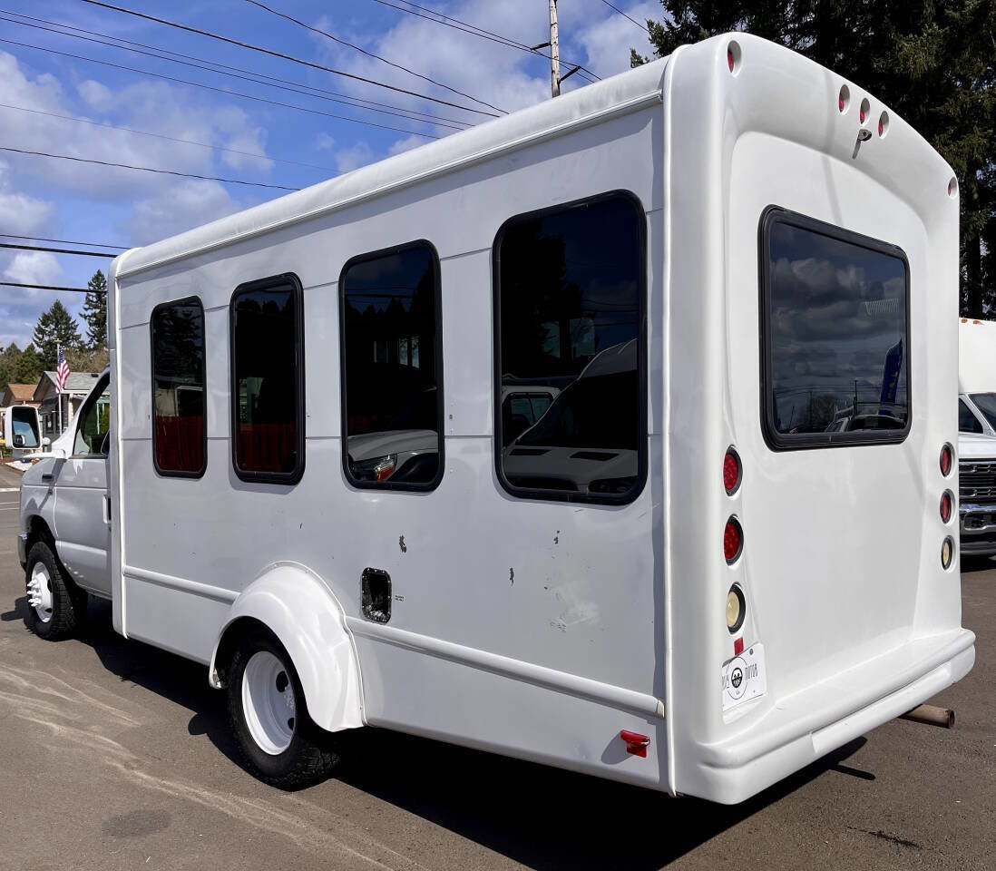 Used 2013 Ford E-350 and Econoline 350 Super Duty w/ Shuttle Bus Prep Pkg image 5