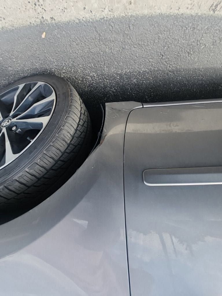 Used 2018 Toyota Corolla SE w/ SE Premium Package FWD image 14